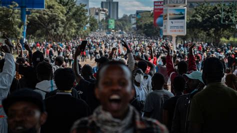 Kenia: Proteste gegen den Präsidenten und den Westen .